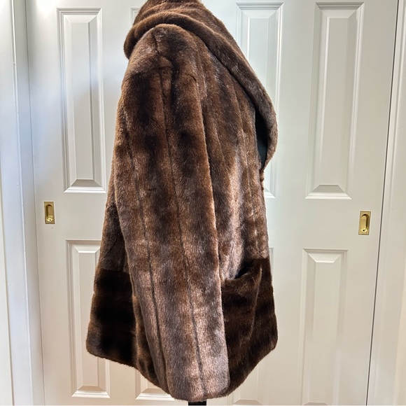 Labiatea Brown Faux oversized fur coat by Marei 1998 - Picture 4 of 7